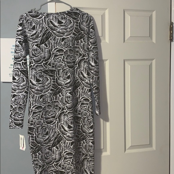 LulaRoe Debbie Dress - Picture 5 of 7